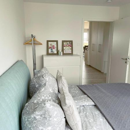 Exklusives Apartment Mit Blick Auf Den See Гросрешен Екстериор снимка